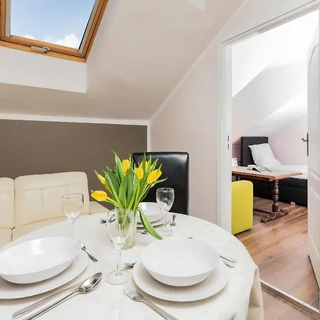Niepodleglosci 739 By Renters Apartman